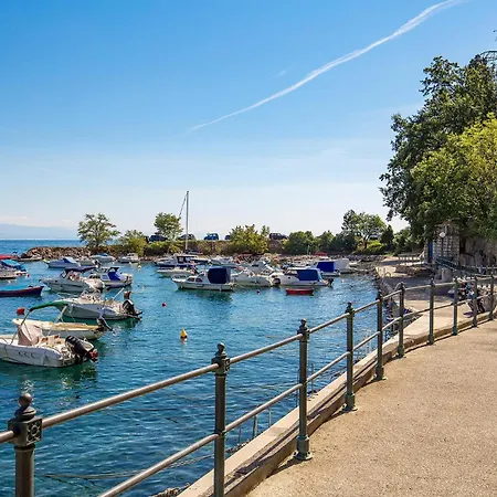Appartamento Cozy In With House A Panoramic View Ika