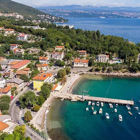 Appartamento Cozy In With House A Panoramic View Ika